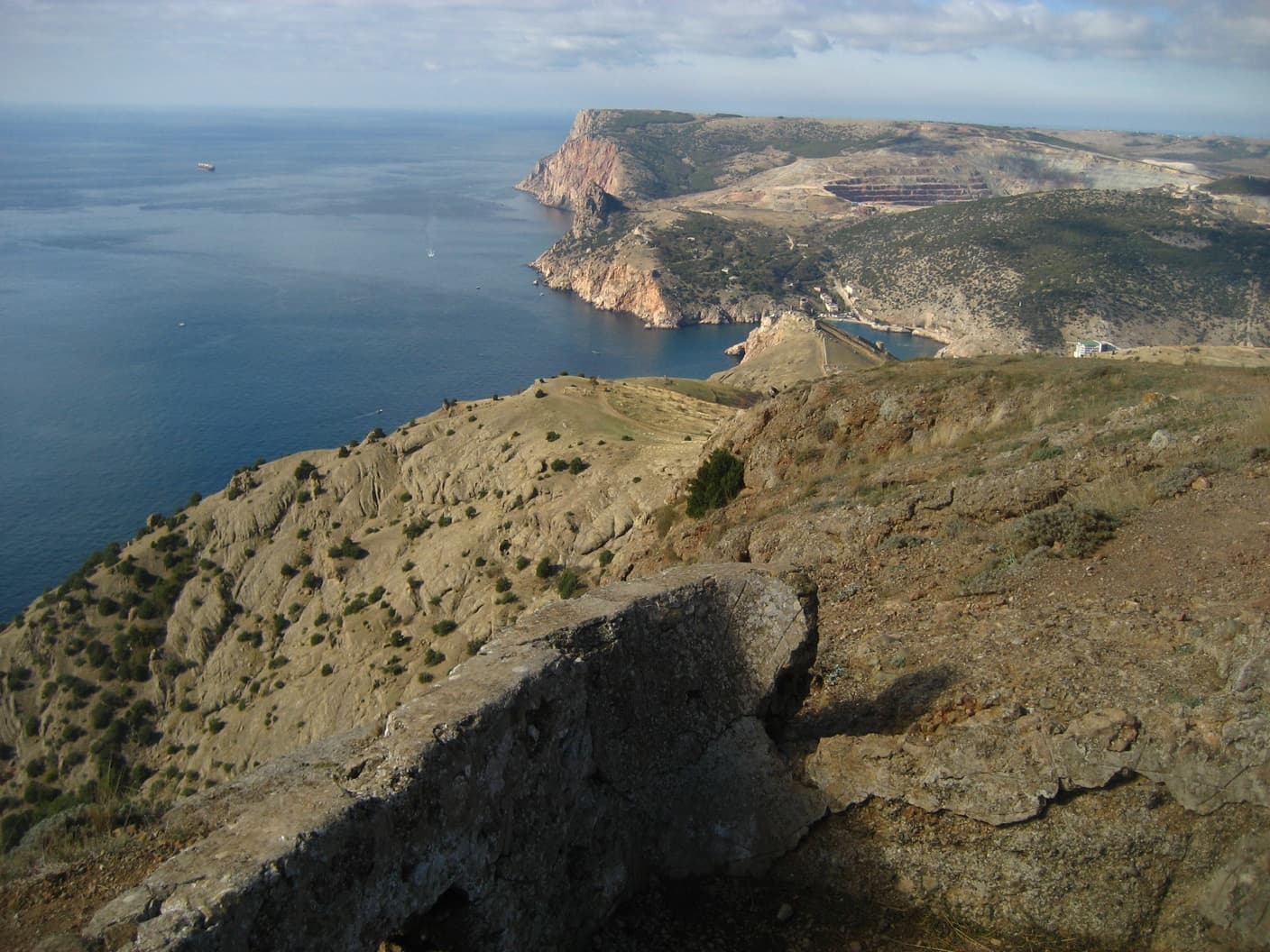 по горному Крыму осенью