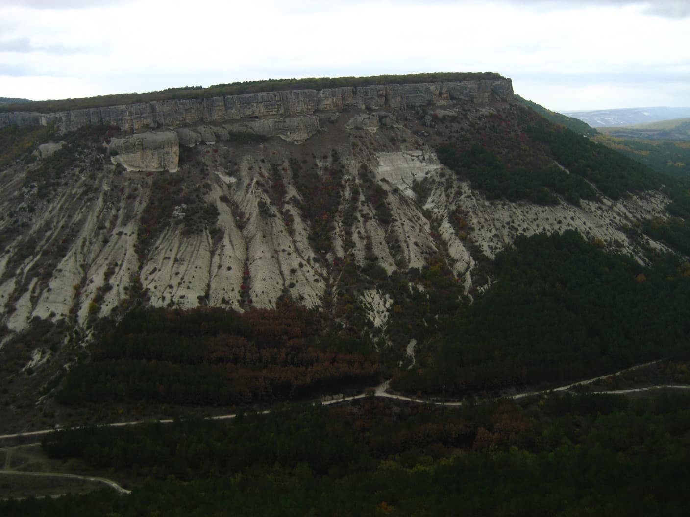 по горному Крыму осенью