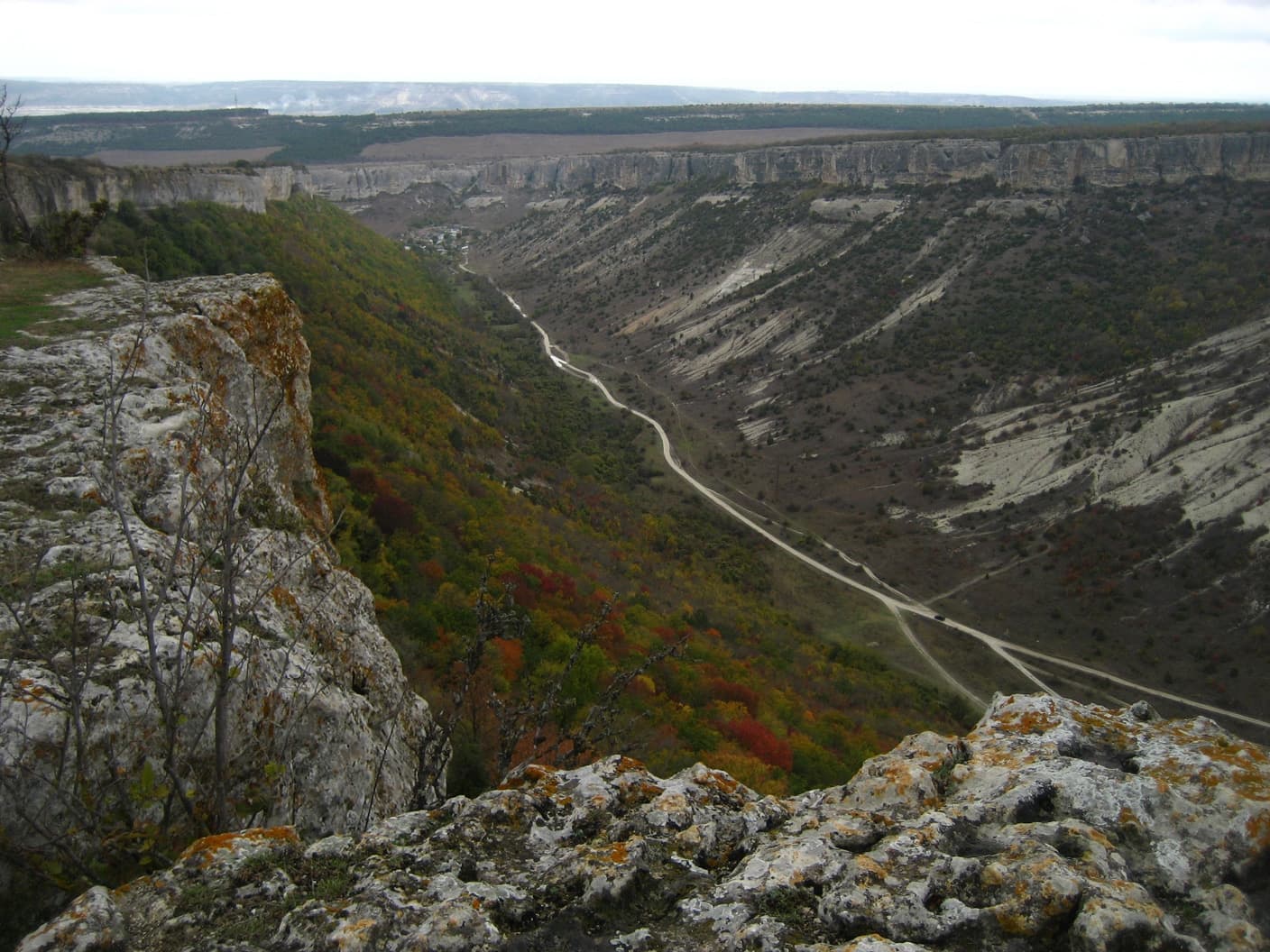 по горному Крыму осенью