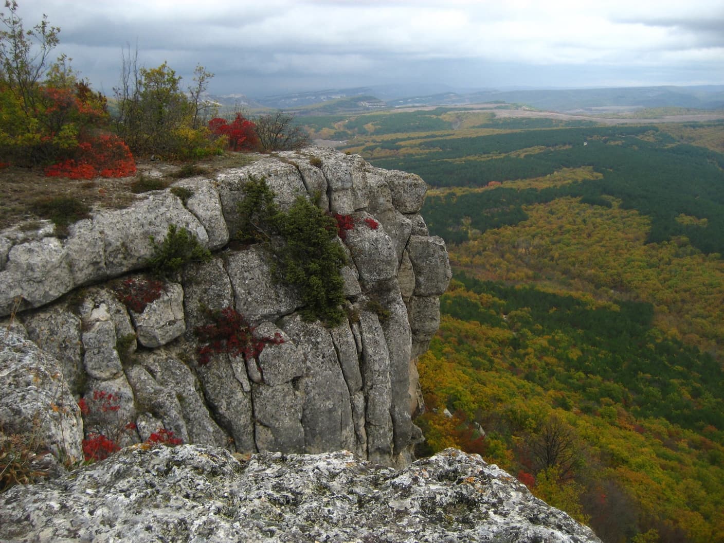 по горному Крыму осенью