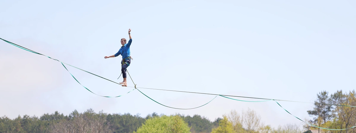 Что такое слэклайн