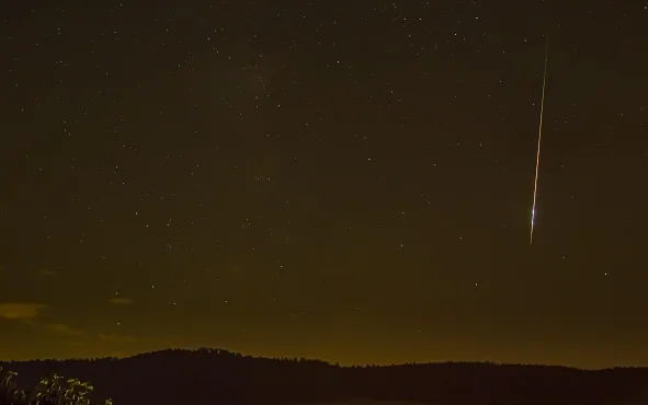 Космический туризм: куда поехать, чтобы найти метеорит или след от него