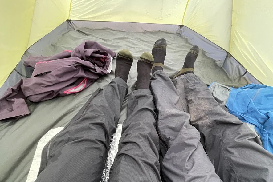 Носки водонепроницаемые Dexshell Trekking Green Отдых в палатке