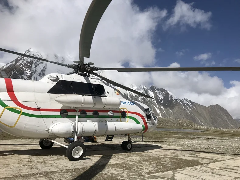 Вертолёт на поляне Москвина