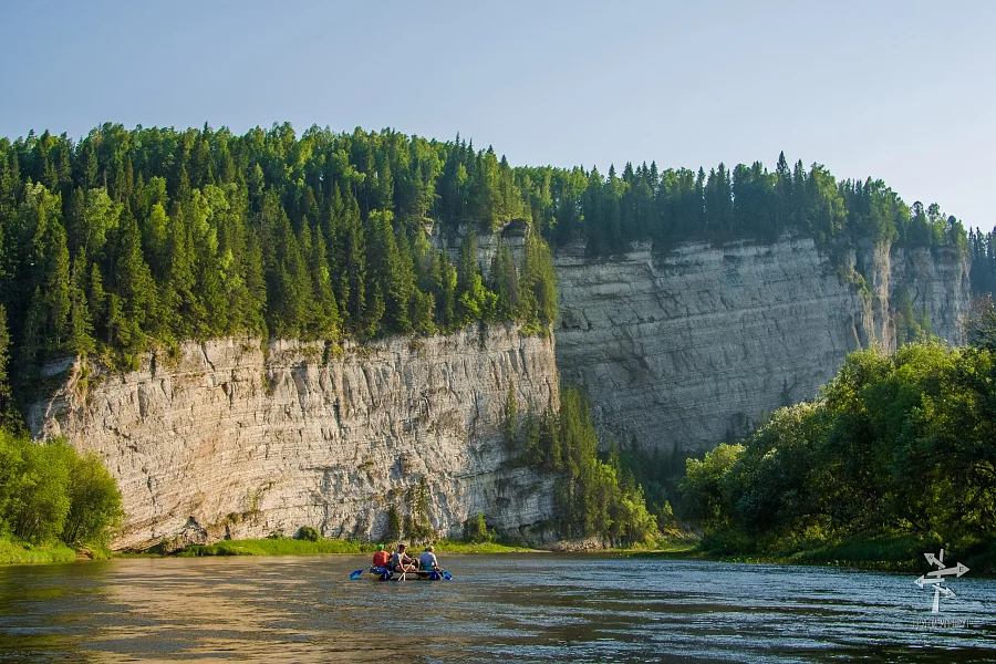 Порог Ревун на реке Исеть и скалы реки Усьва