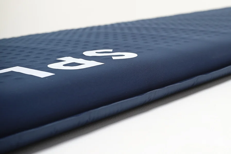 Туристический самонадувающийся коврик