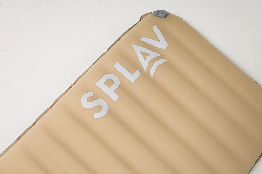 Туристический самонадувающийся коврик