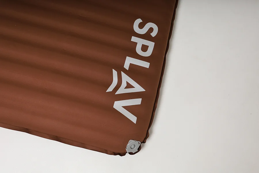 Туристический самонадувающийся коврик