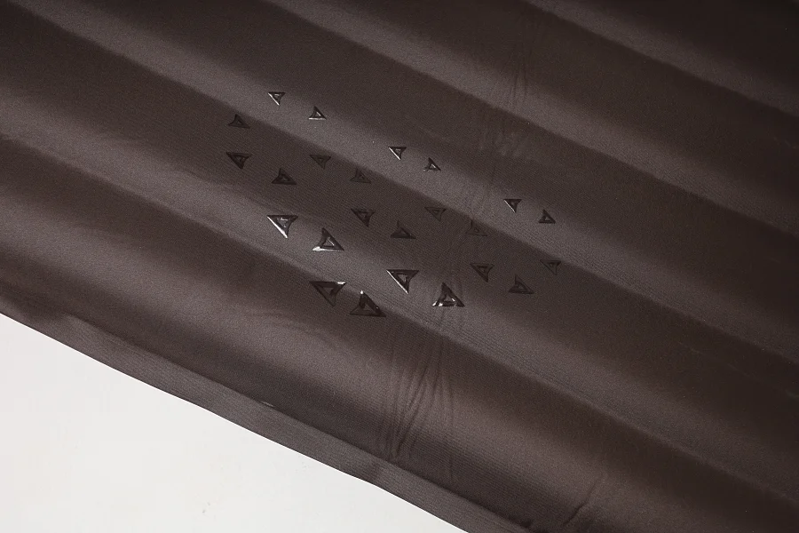 Туристический самонадувающийся коврик